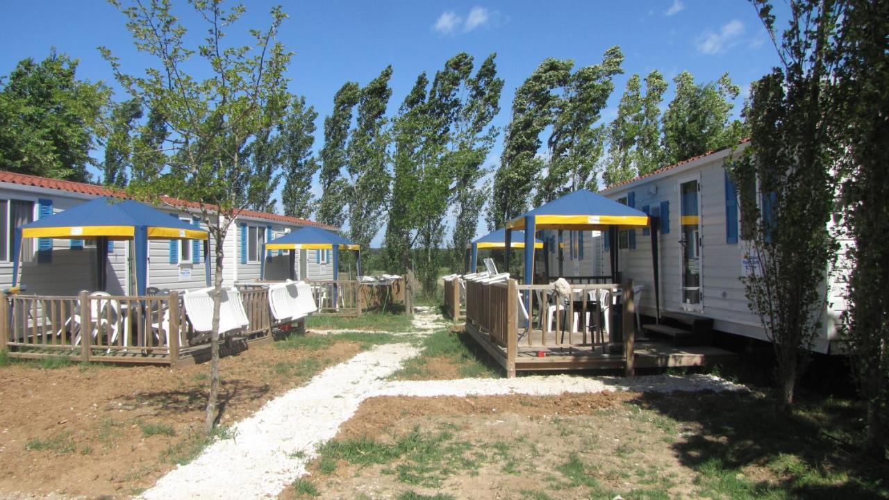 Happy Camp Mobile Homes In Camping Village Free Time Marina Di Bibbona Zewnętrze zdjęcie